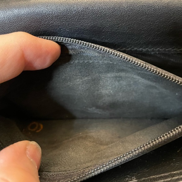 Gucci black leather Guccisimo trifold wallet with blk leather & gold tipped bow - Picture 8 of 15